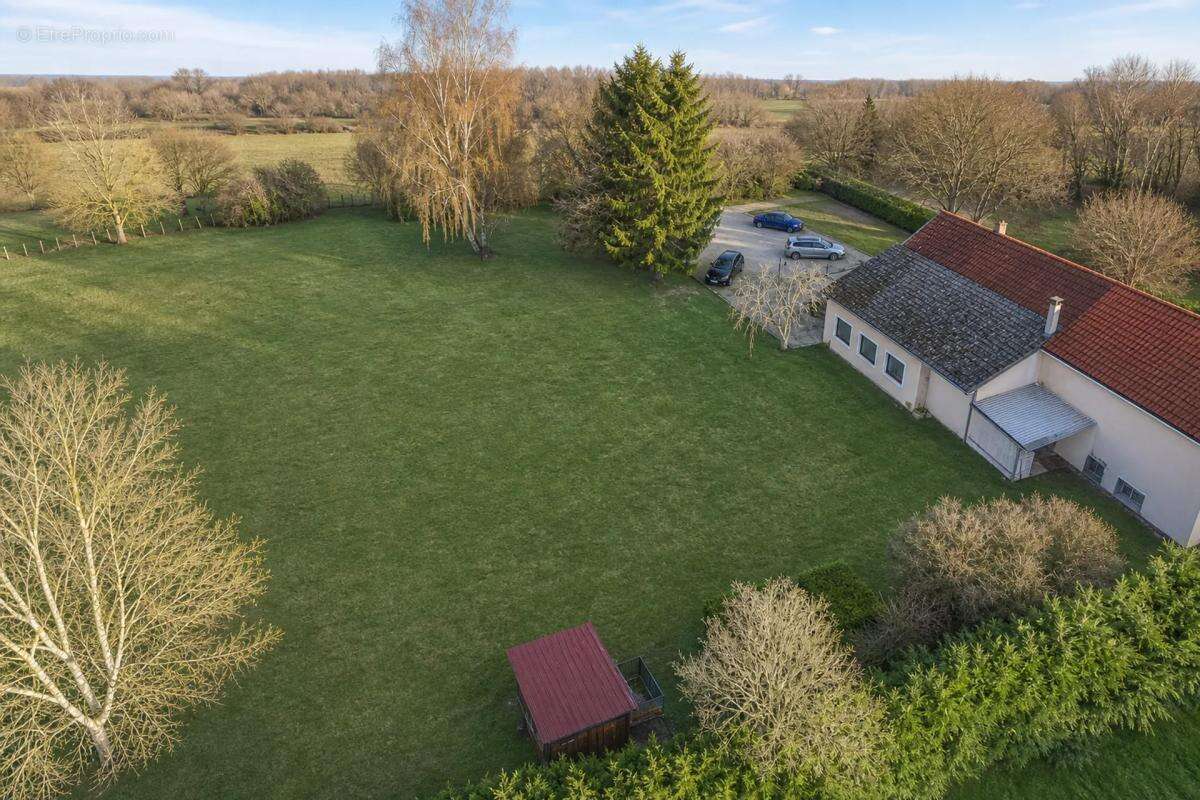 Les abrets-en-dauphiné (38490) – propriété atypique – 335 m² - photo 5