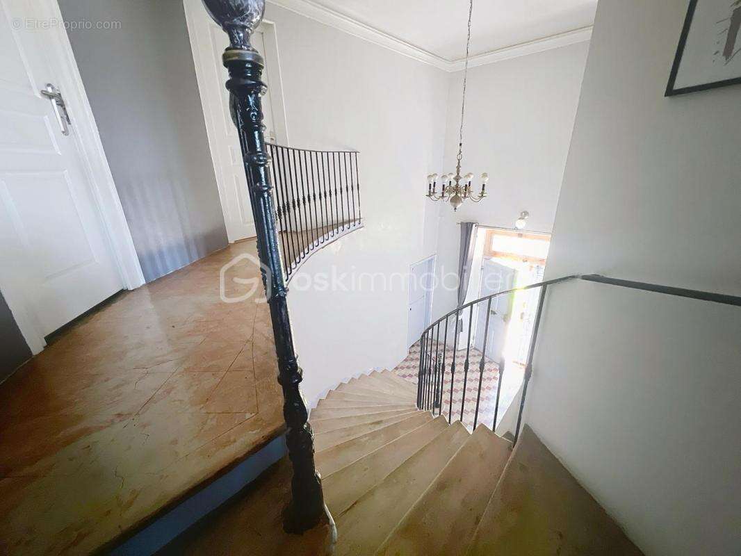 Authentique mas en pierre de 150 m² avec dépendances et cour privée - photo 3