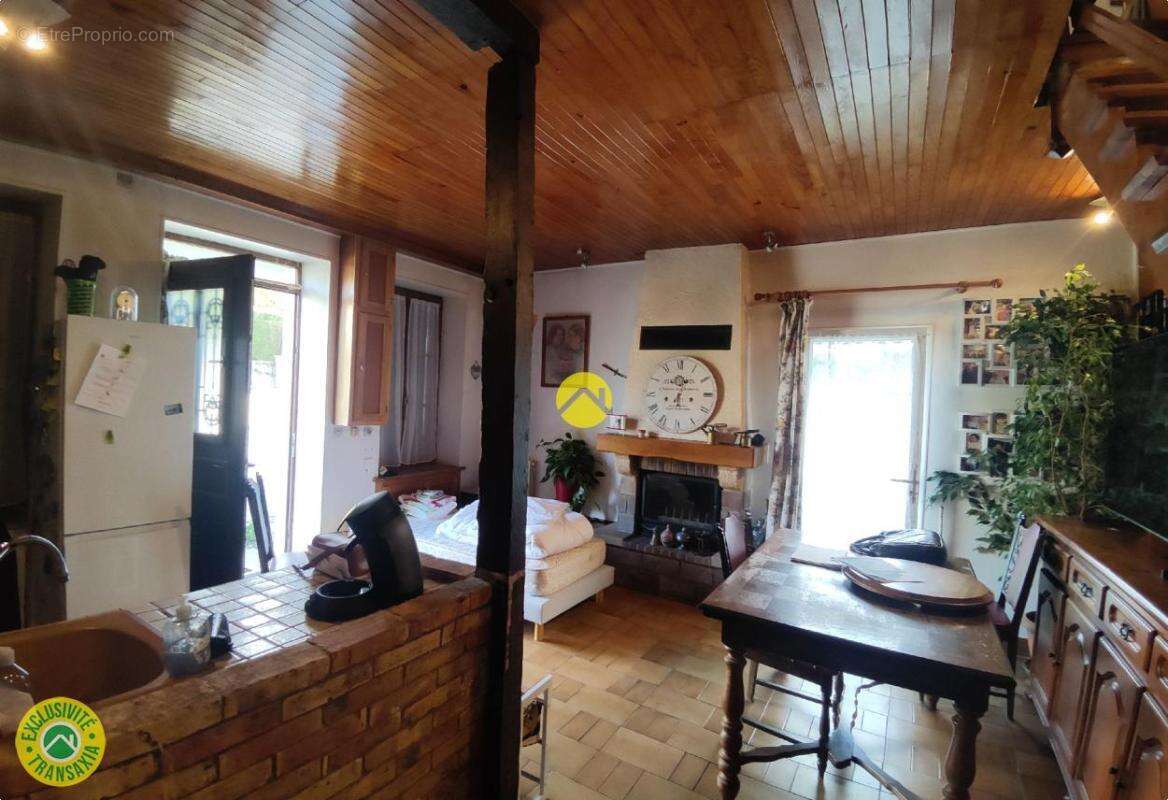 Maison à JOUET-SUR-L'AUBOIS