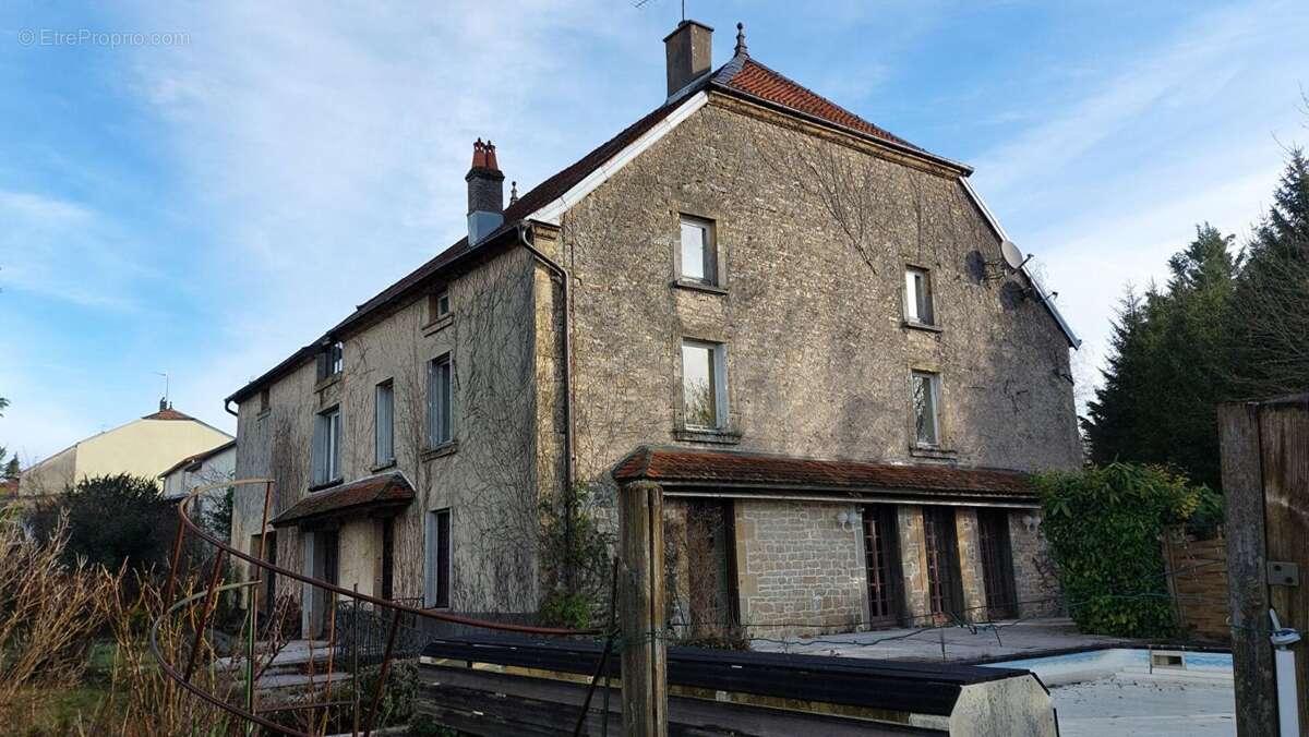 Maison à POLAINCOURT-ET-CLAIREFONTAINE