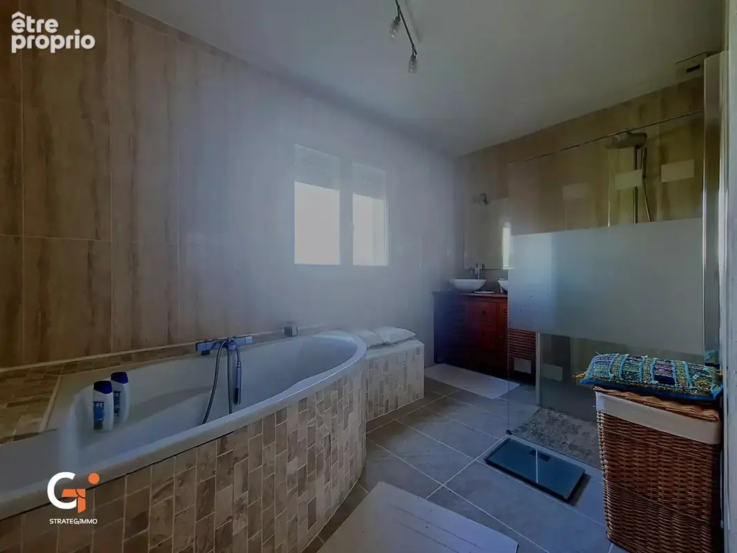 Maison contemporaine 140 m² – 4 chambres – Vie de plain-pied - photo 6