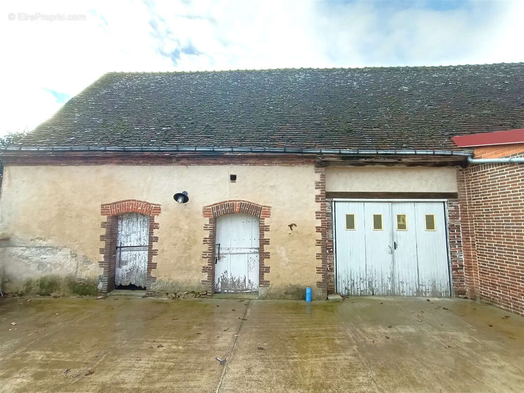 Maison à BREZOLLES