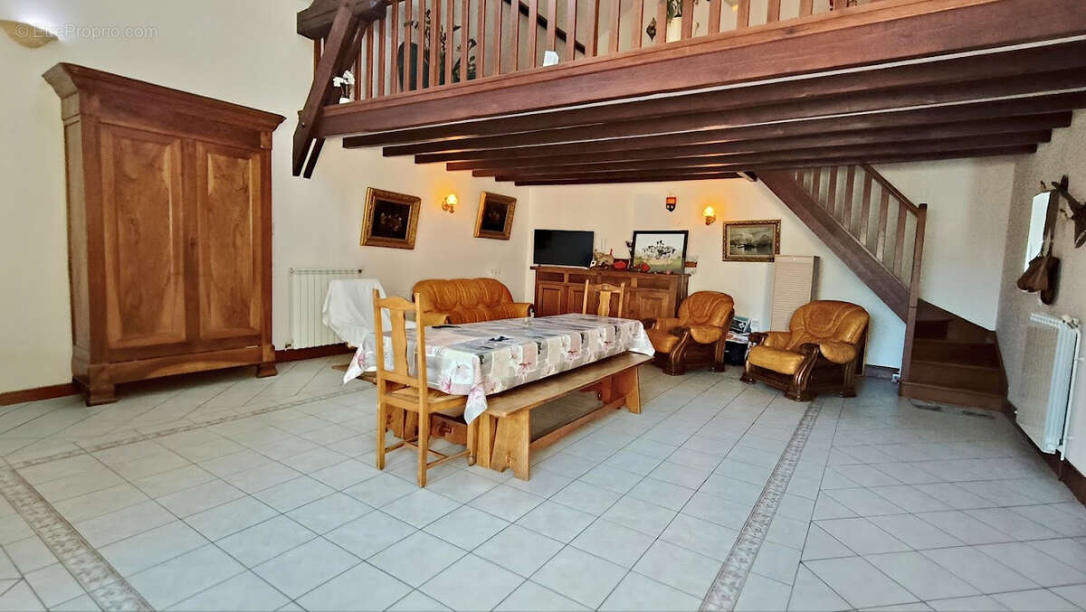 Maison en pierre de 131 m2   3 chambres   Jardin clos   Garage de 35 m2 - photo 9