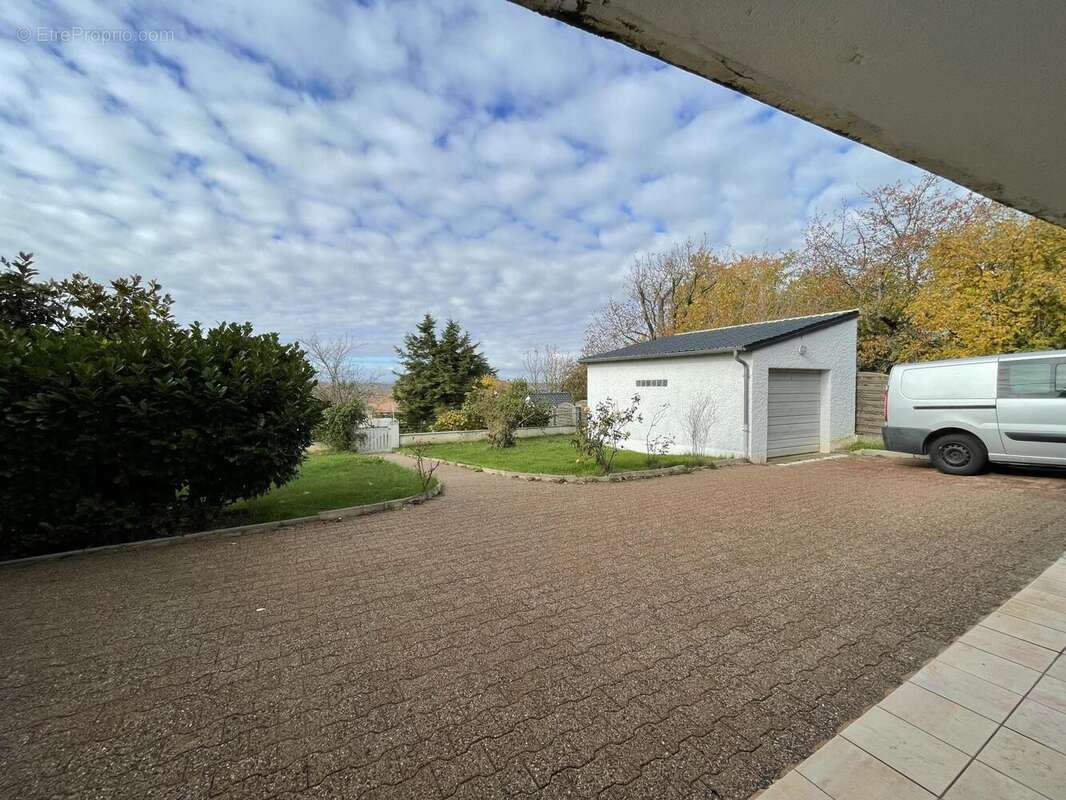 Photo 5 - Maison à CREUZIER-LE-VIEUX