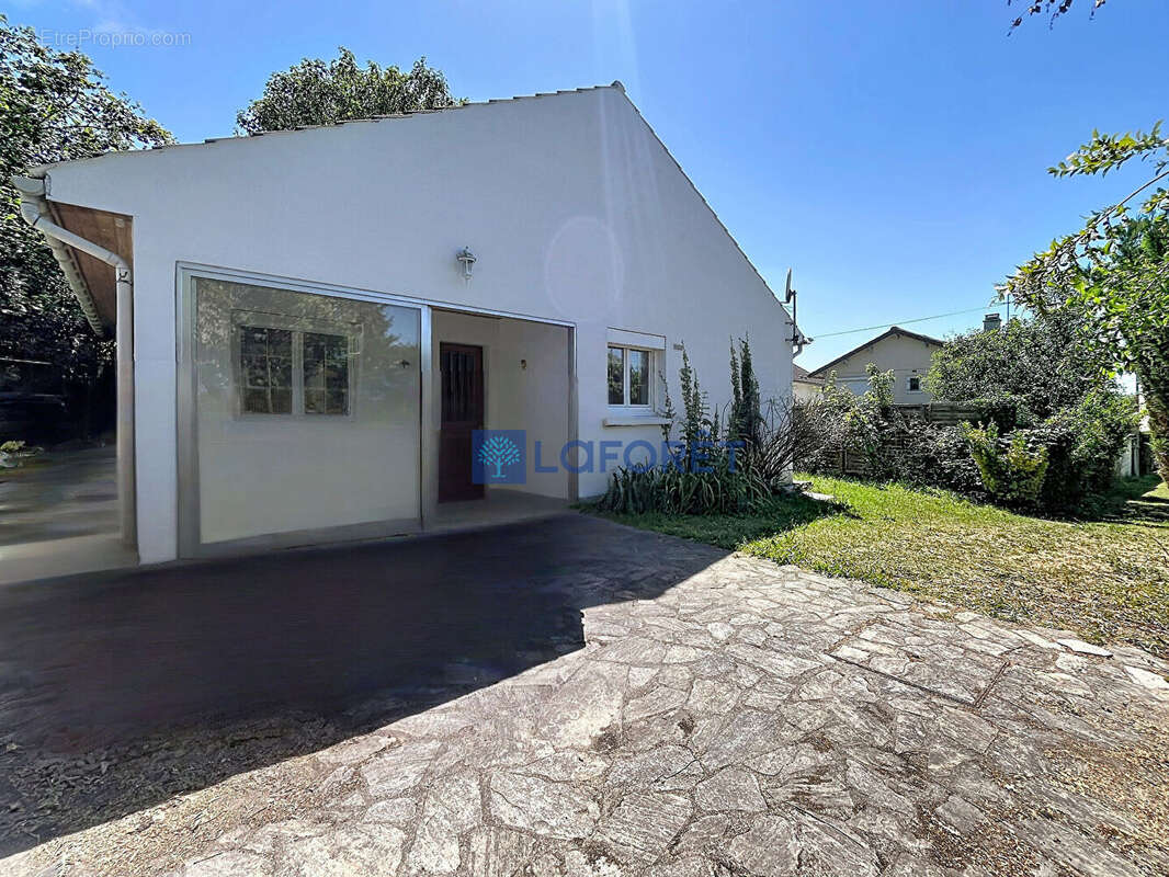 Maison à SAINTRY-SUR-SEINE