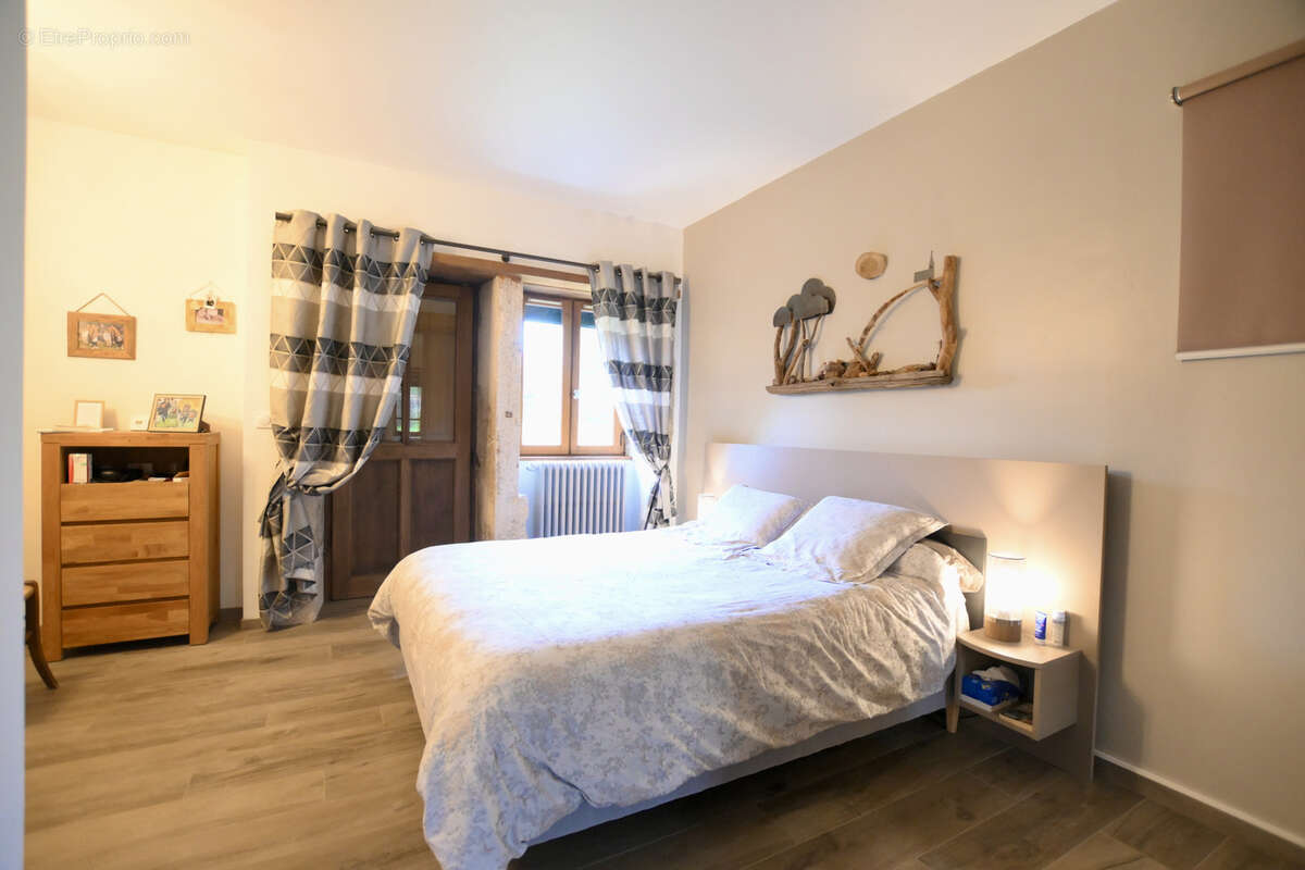 Maison à COURCELLES-FREMOY