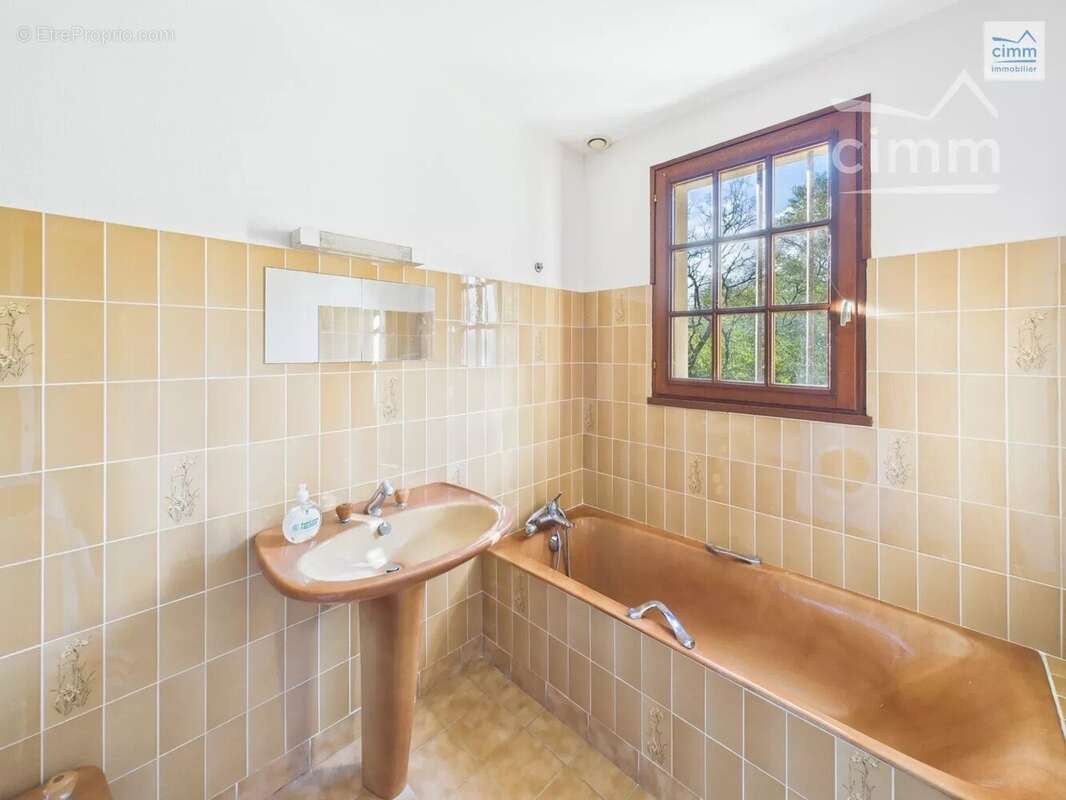 Maison à LES BRULAIS