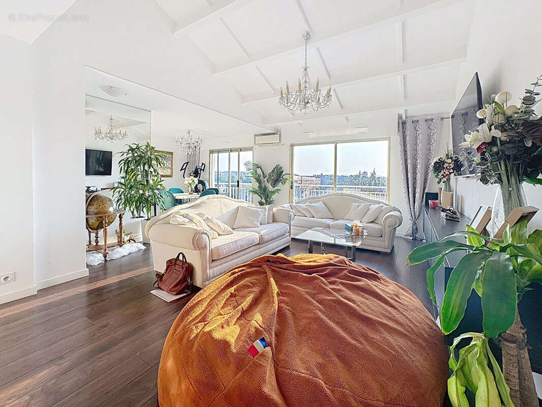 Appartement à SAINT-RAPHAEL