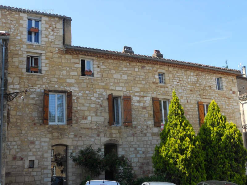 Appartement à FUMEL