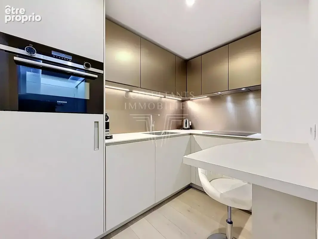 Paris xvie – avenue foch – studio meublé avec balcon – clé en main - photo 5