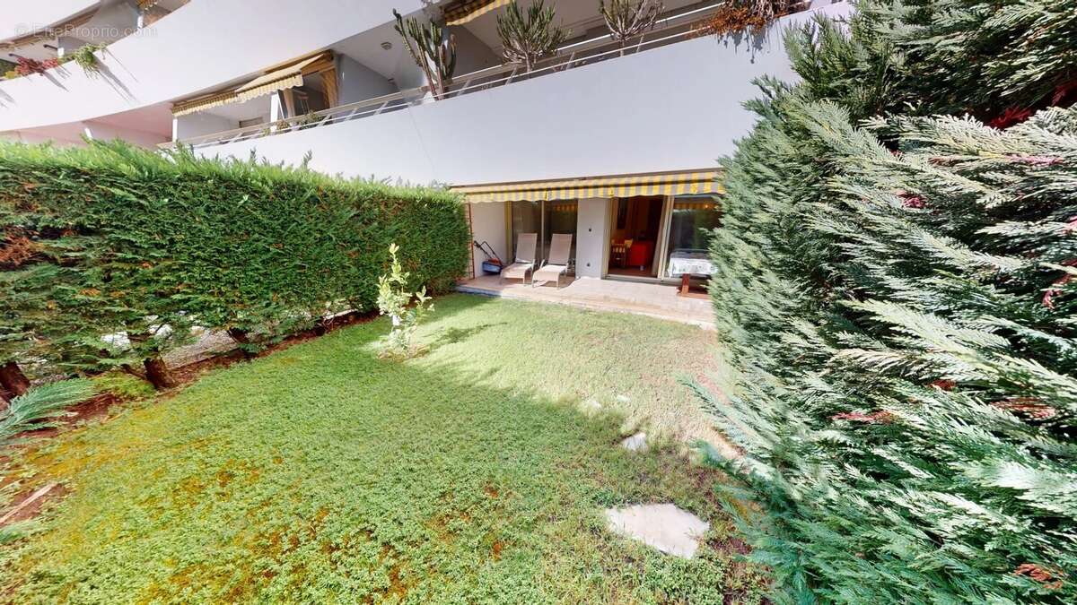 Appartement à VILLENEUVE-LOUBET