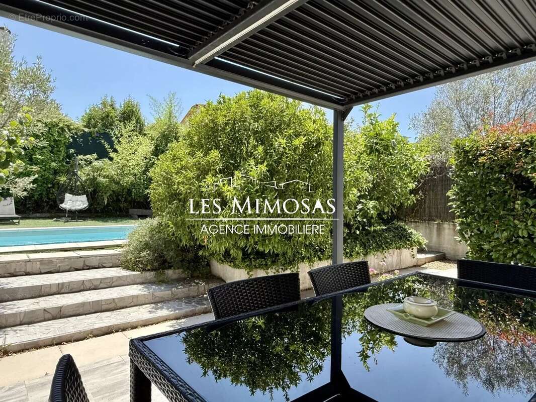 Maison à ROQUEBRUNE-SUR-ARGENS
