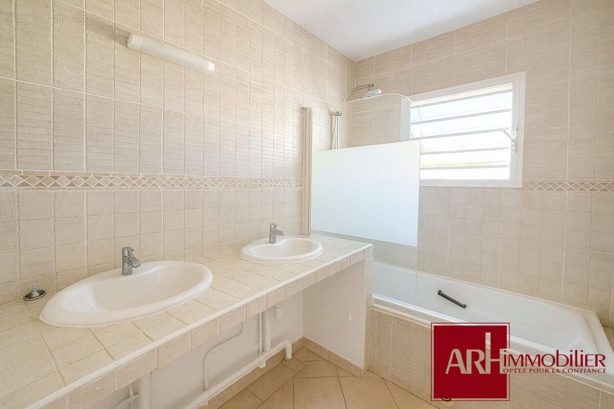 Maison à L&#039;ETANG-SALE