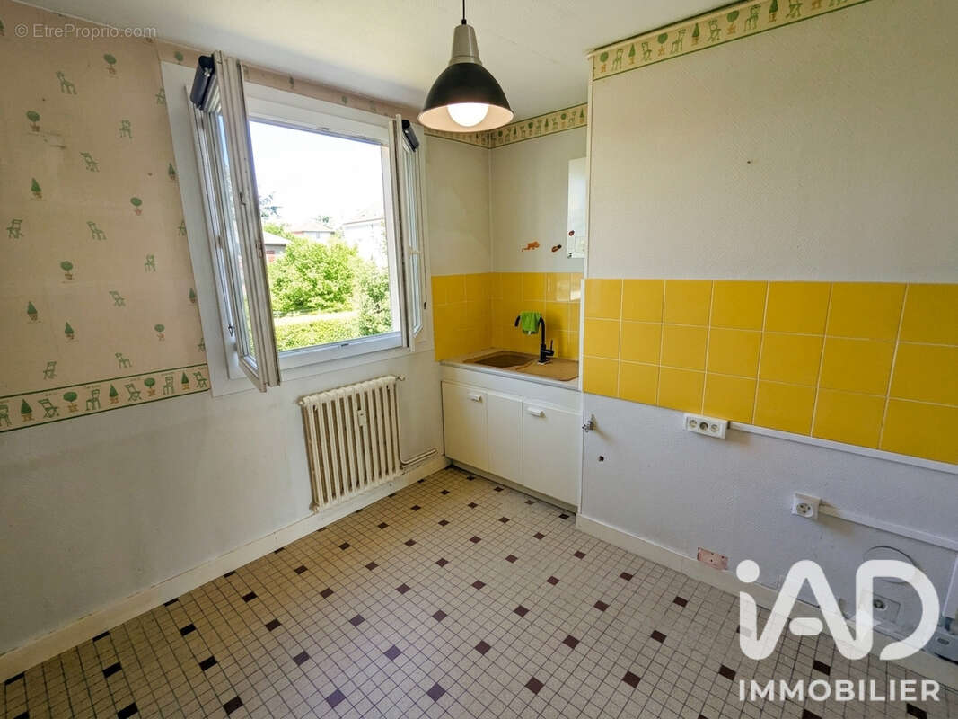 Appartement 53 m² à Saint-Etienne  - photo 2