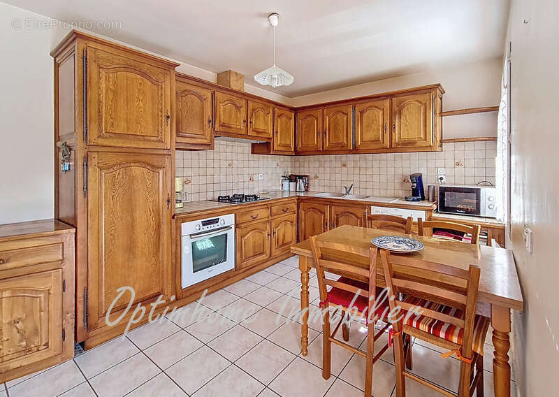 Maison à MONTAIGU-DE-QUERCY