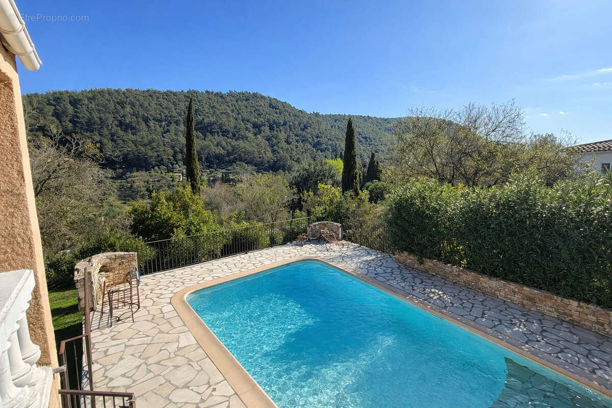 Maison à SOLLIES-TOUCAS
