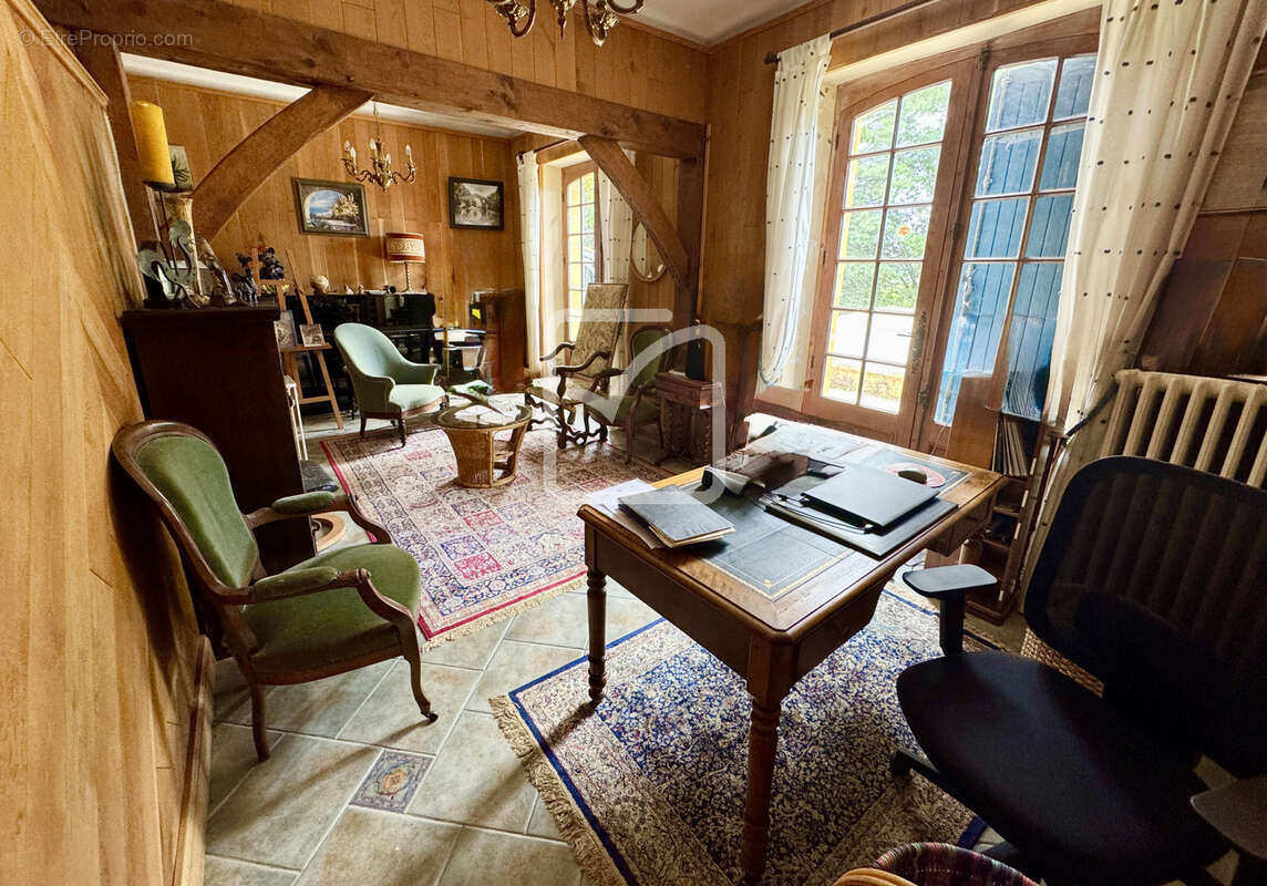 Maison à LA ROQUE-GAGEAC