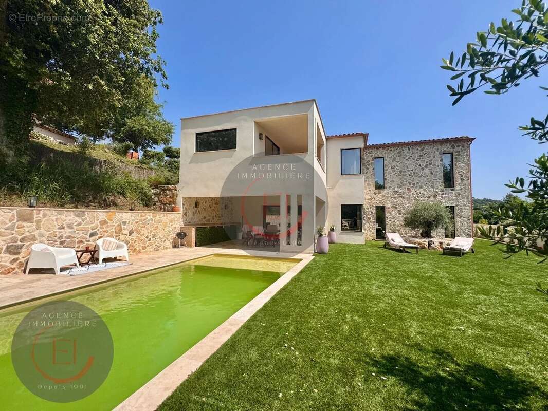 Maison à LES ADRETS-DE-L&#039;ESTEREL