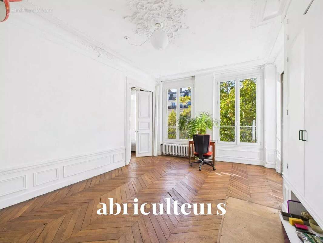 Appartement à PARIS-10E