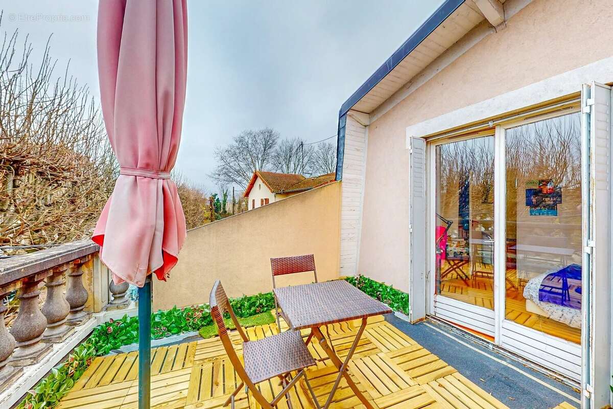 Maison à SAINT-MAUR-DES-FOSSES