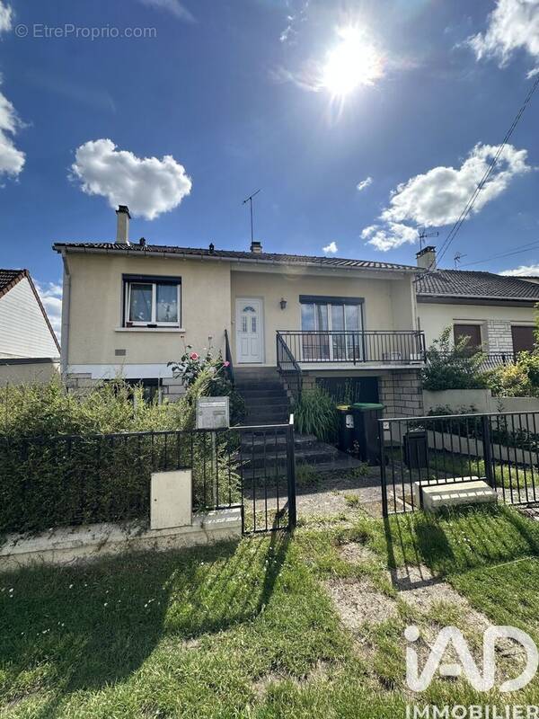 Photo 1 - Maison à SAINTE-GENEVIEVE-DES-BOIS