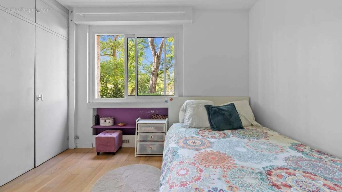 Appartement à MARNES-LA-COQUETTE