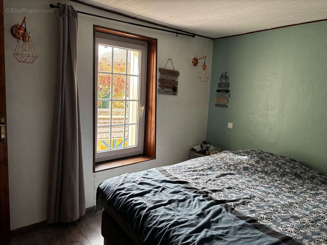Maison à JUZIERS
