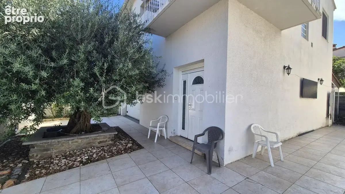 A vendre maison de ville 3 faces de 138m² sur terrain de 250m² a elne - centre ville - cinq chambres - garage exceptionnel - ver - photo 27
