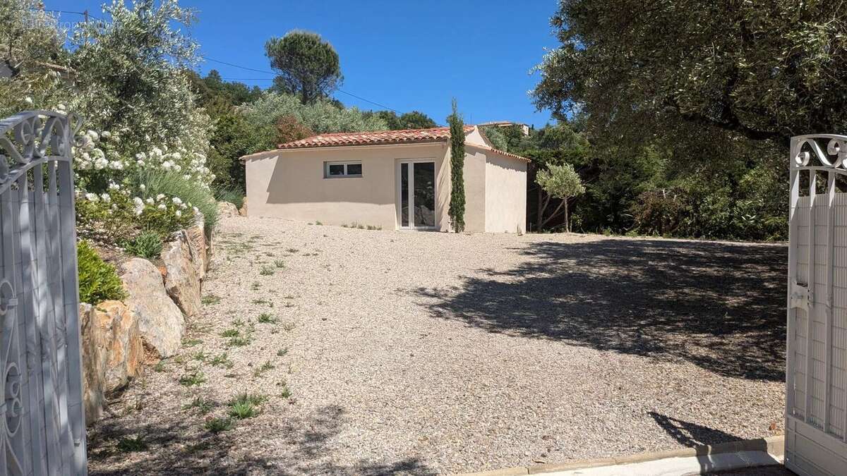 Maison à LES ADRETS-DE-L'ESTEREL