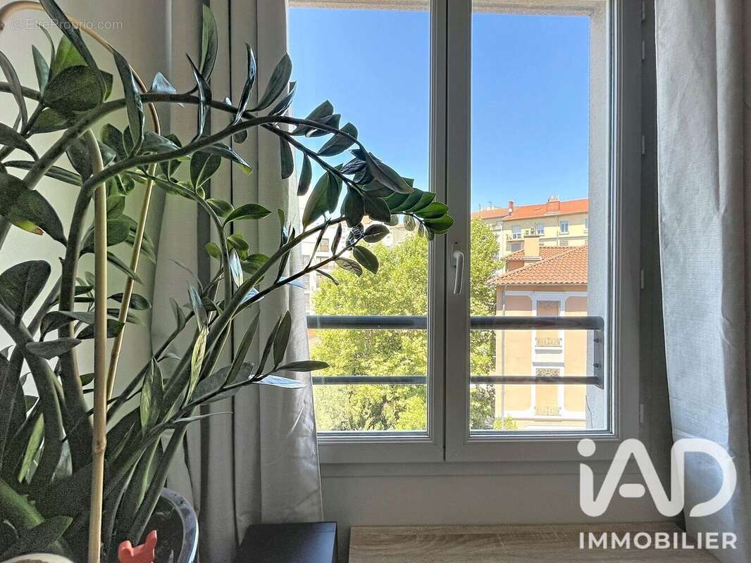 Photo 9 - Appartement à VILLEURBANNE