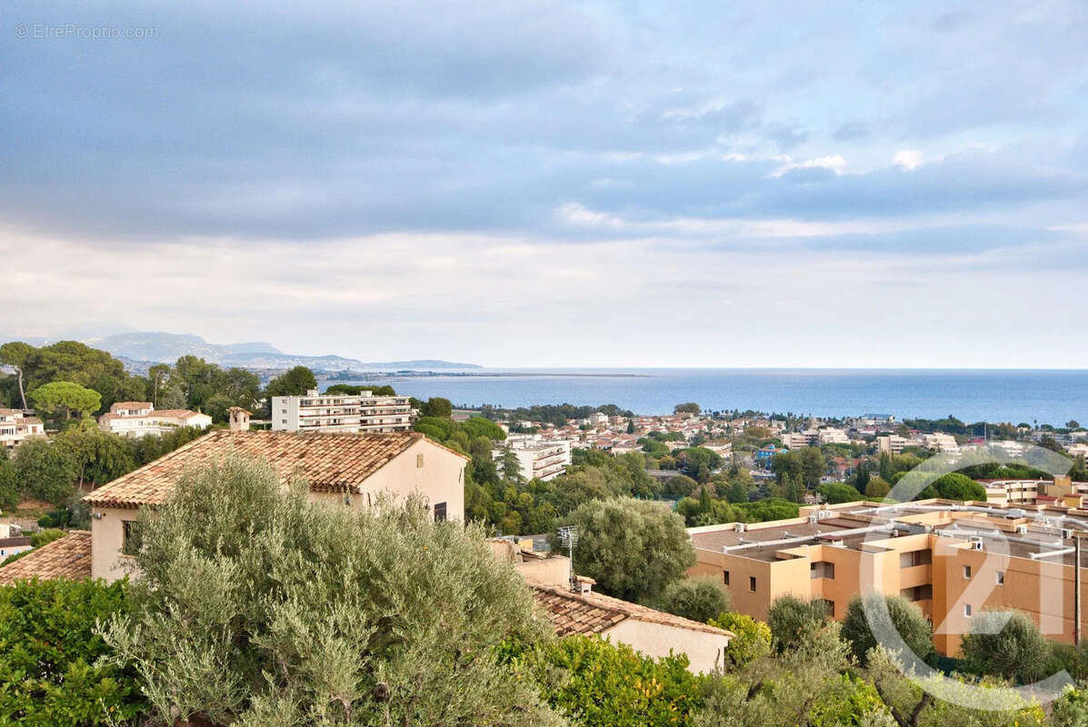 Appartement à VILLENEUVE-LOUBET