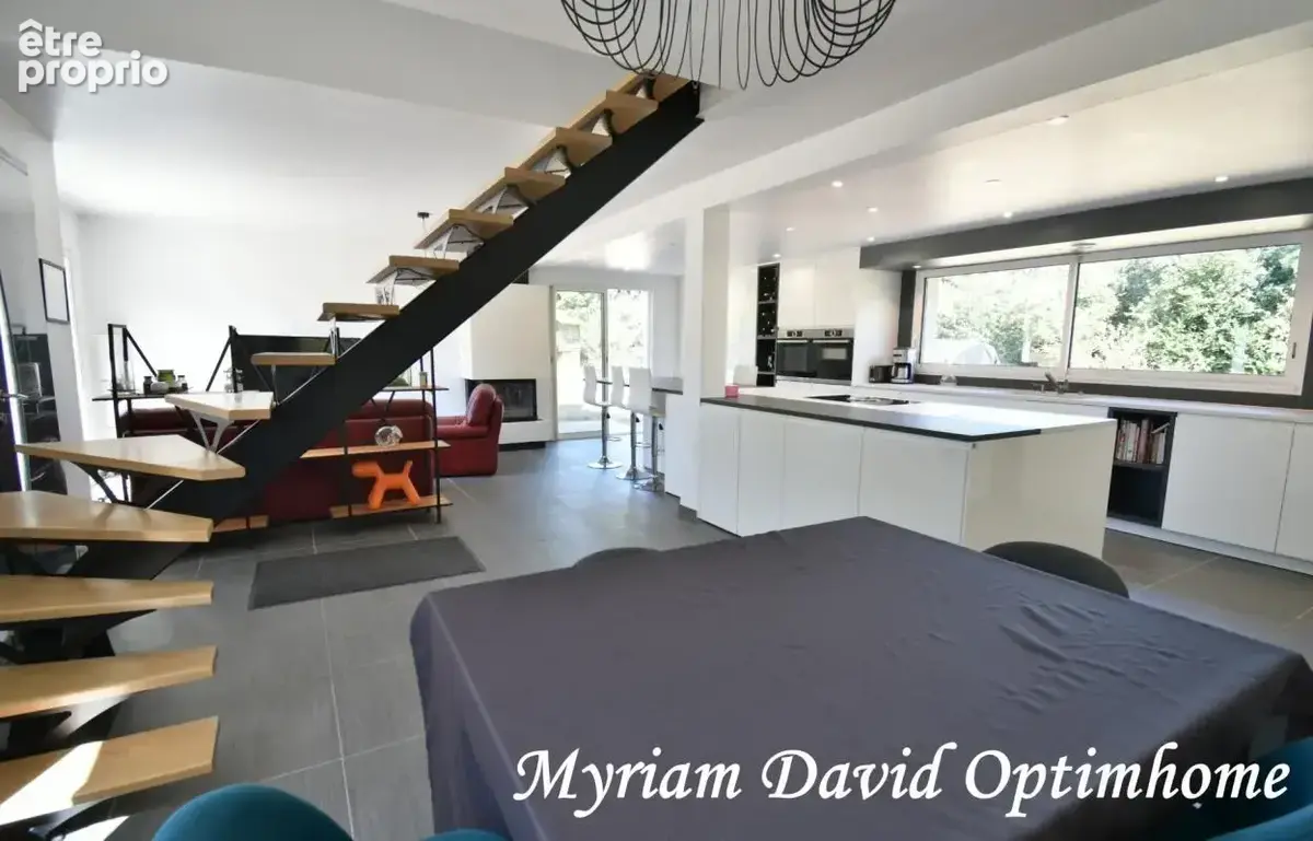 Propriété de 173 m² avec appartement indépendant et 9 000 m² de terrain à 7 mn Rostrenen - photo 26