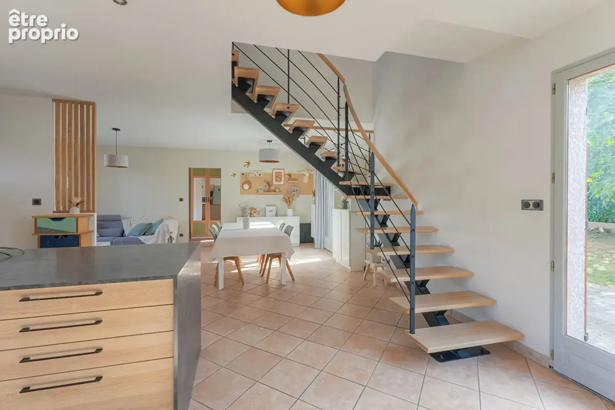 Maison 6 pièces de 113 m2 avec jardin et 2 garages à Mions - photo 11