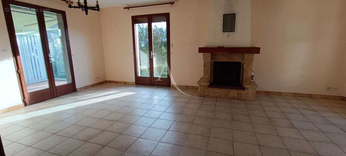 Maison à PORT-DES-BARQUES