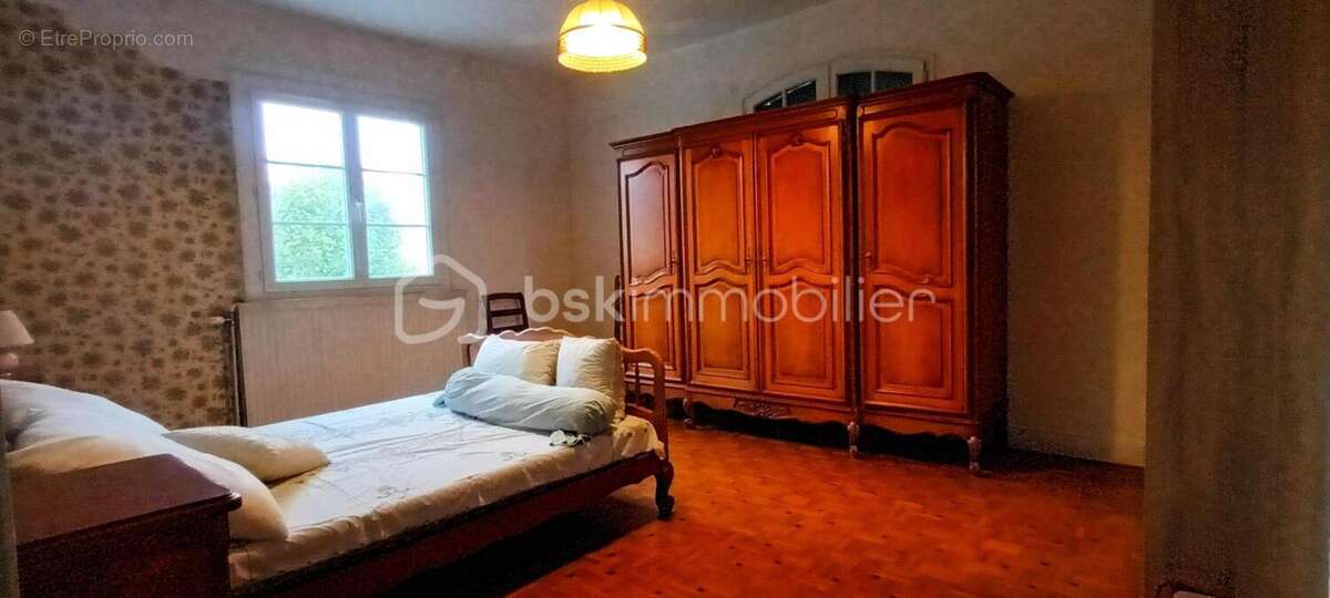 Maison à BARBEZIEUX-SAINT-HILAIRE