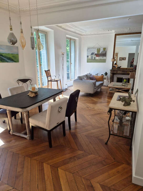 Appartement à PARIS-10E