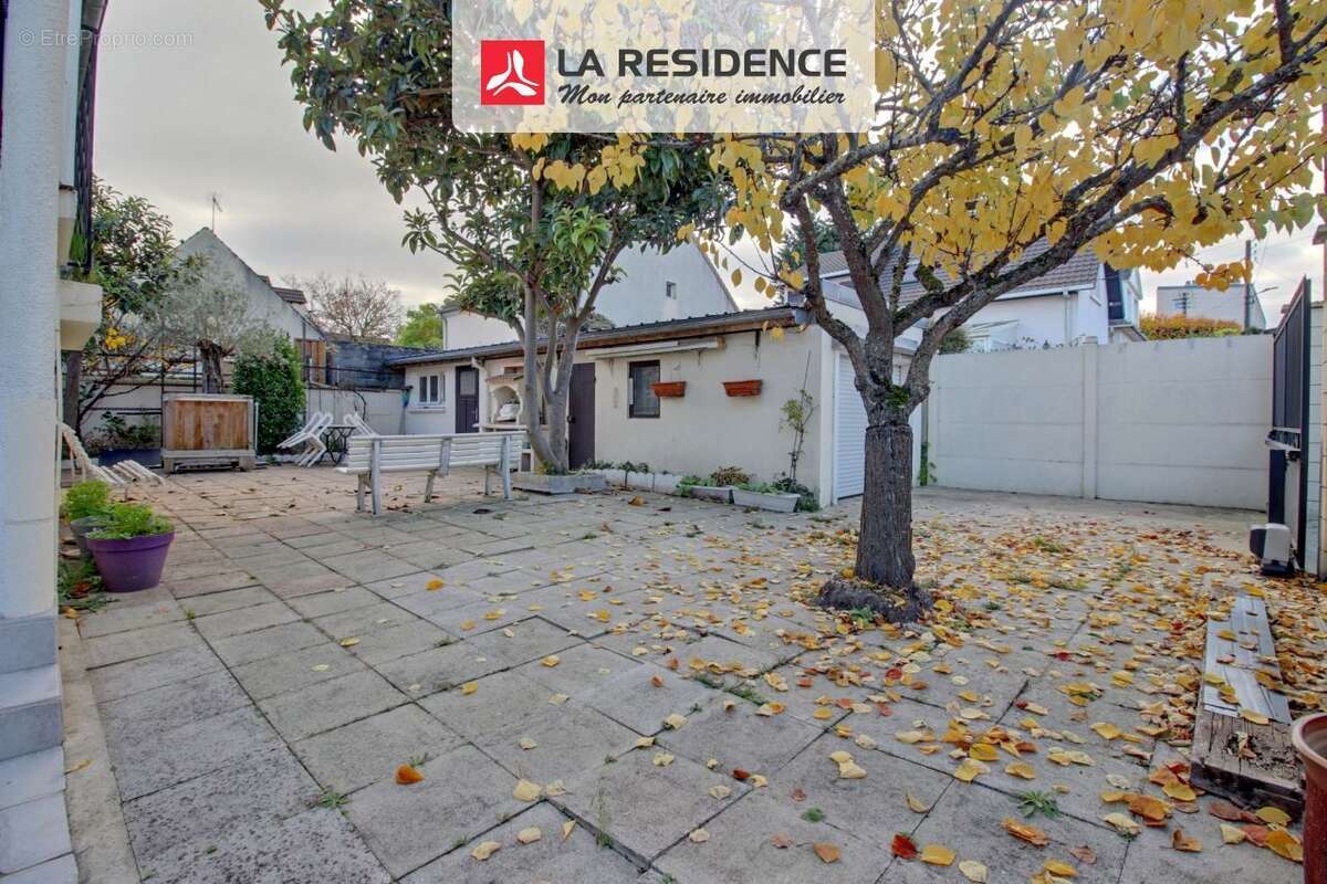 Maison à SARTROUVILLE