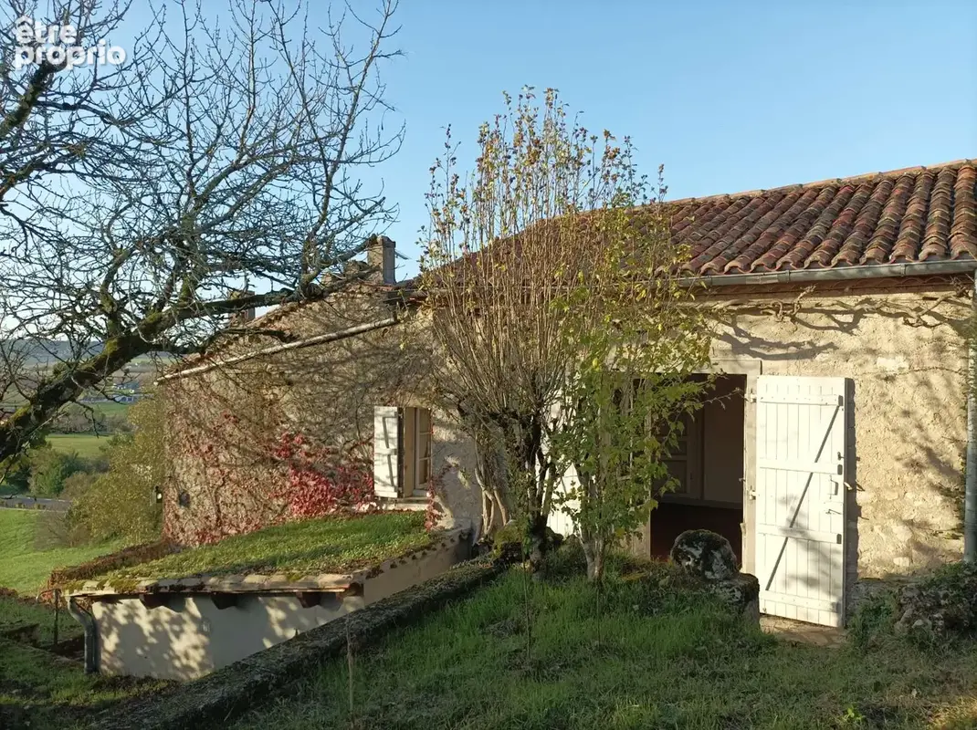 Photo Maison à Villebois-Lavalette au prix de 98 100€