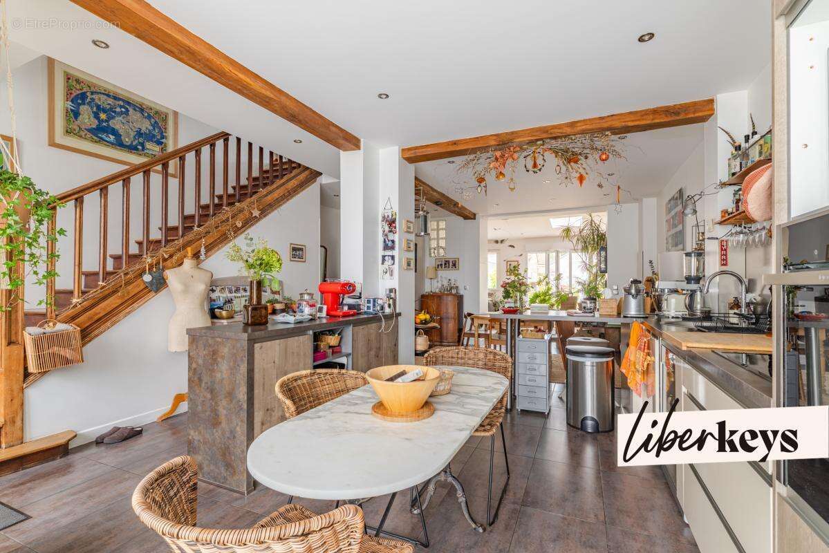 Maison à SAINT-MAUR-DES-FOSSES