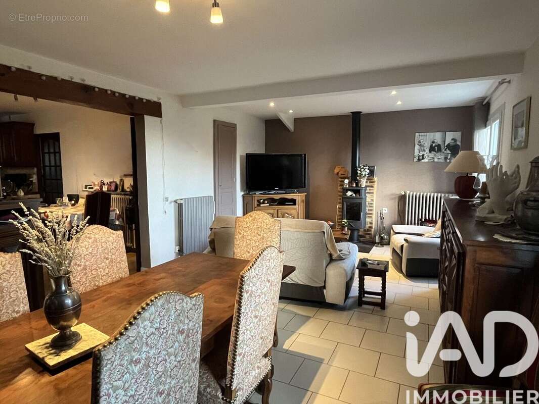 Maison 136 m² à Aignan  - photo 3
