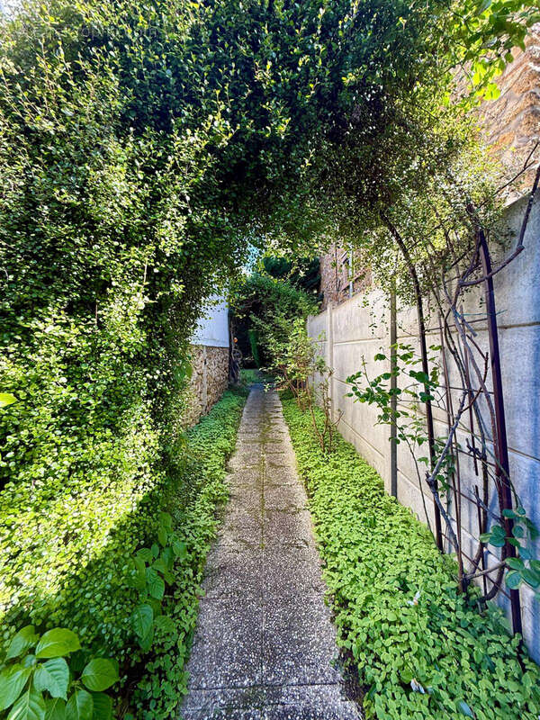 Maison à LES PAVILLONS-SOUS-BOIS