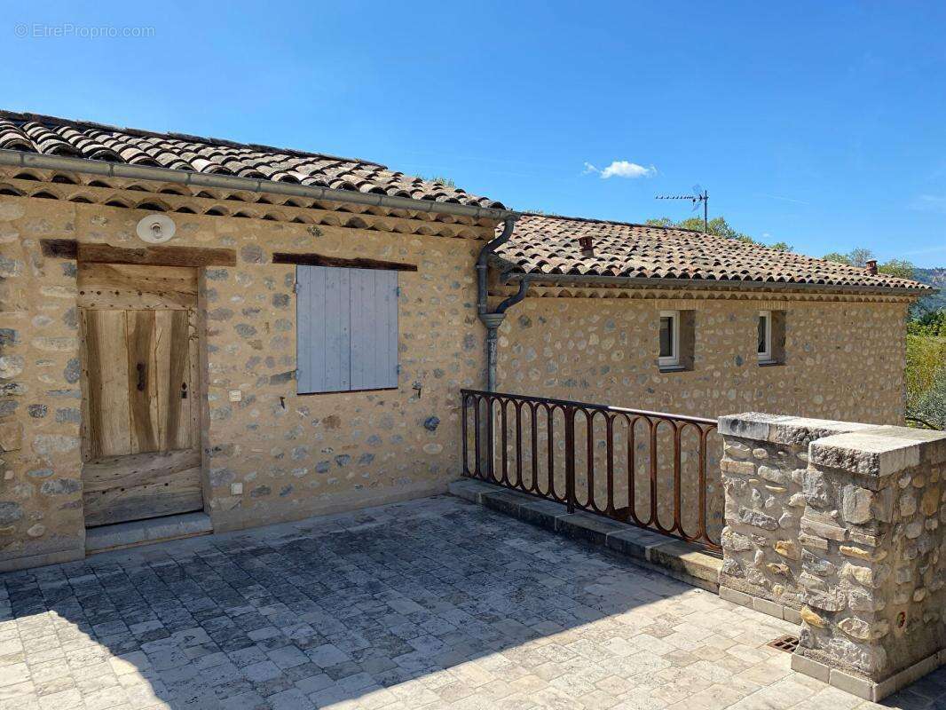 Bâtisse Provençale  10 pièce(s)  de 243,07 m2 - photo 16