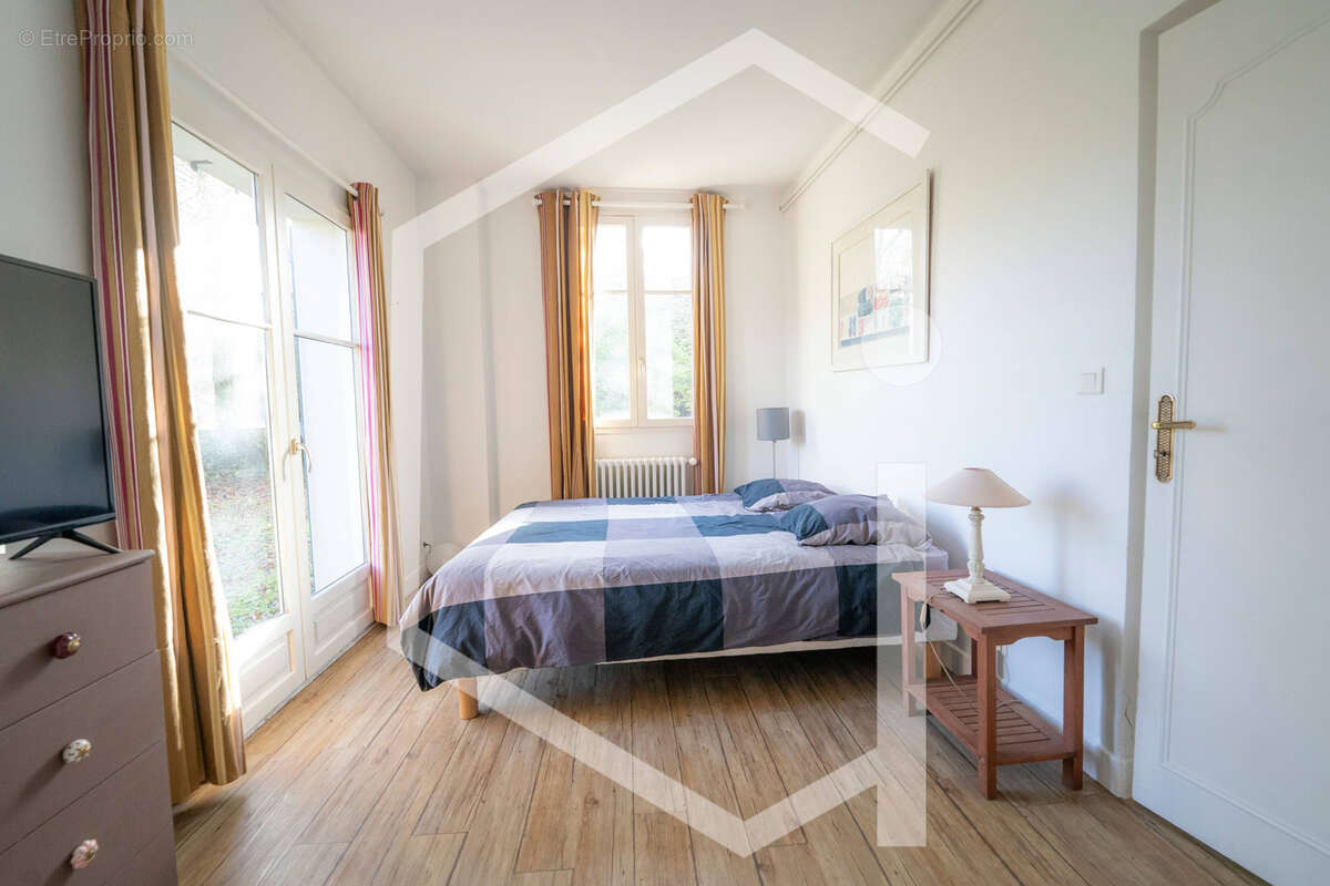 Maison à COSNE-COURS-SUR-LOIRE