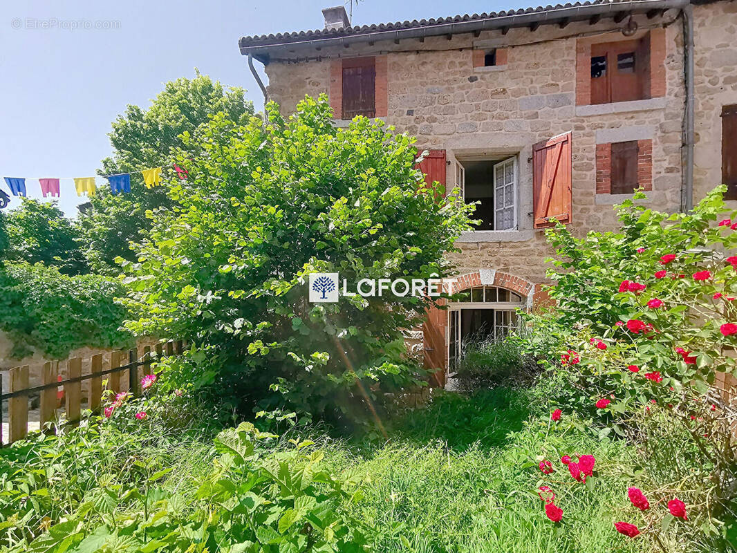 Maison à LE MALZIEU-VILLE