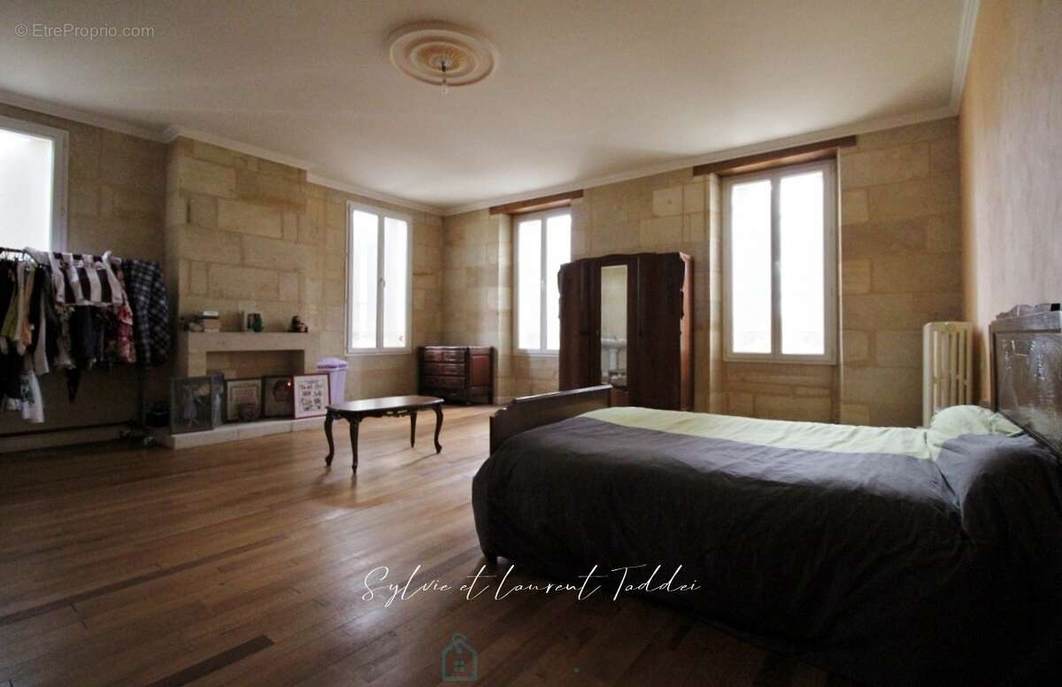 Maison de maitre renovee et outil professionnel cle en main sur plus de 10 hectares - photo 9