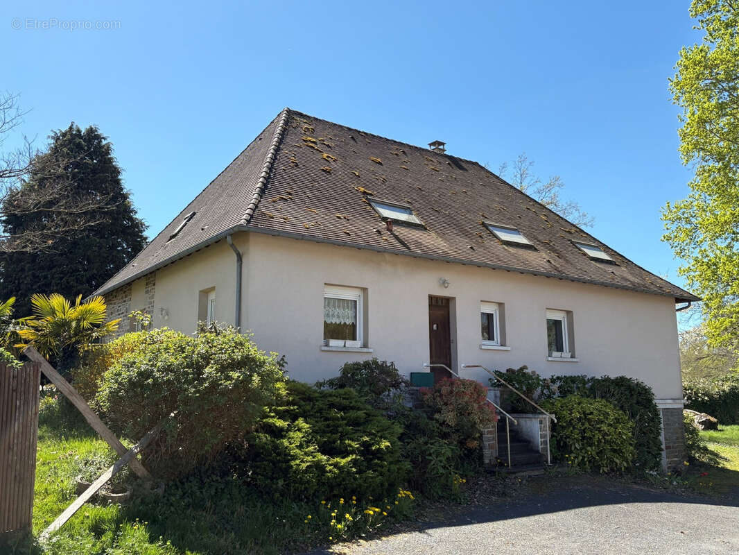 Maison à COUSSAC-BONNEVAL