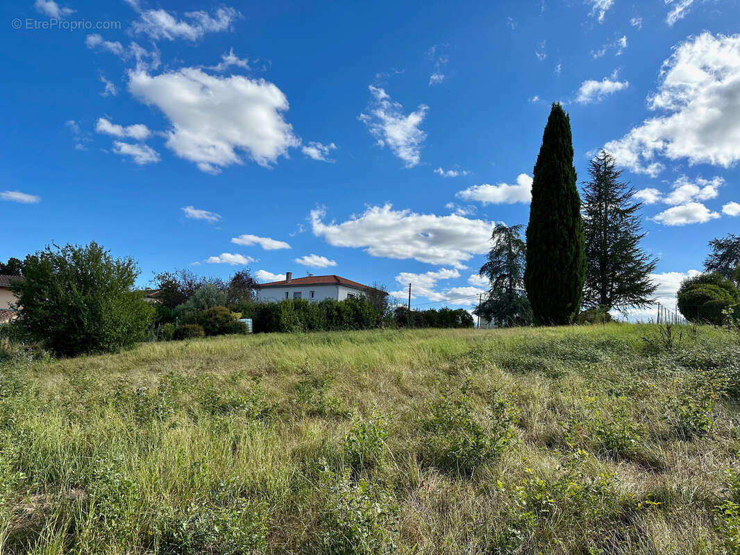 Dpt Gers (32), à vendre AUCH, terrain de 2 497,00 m² - photo 2