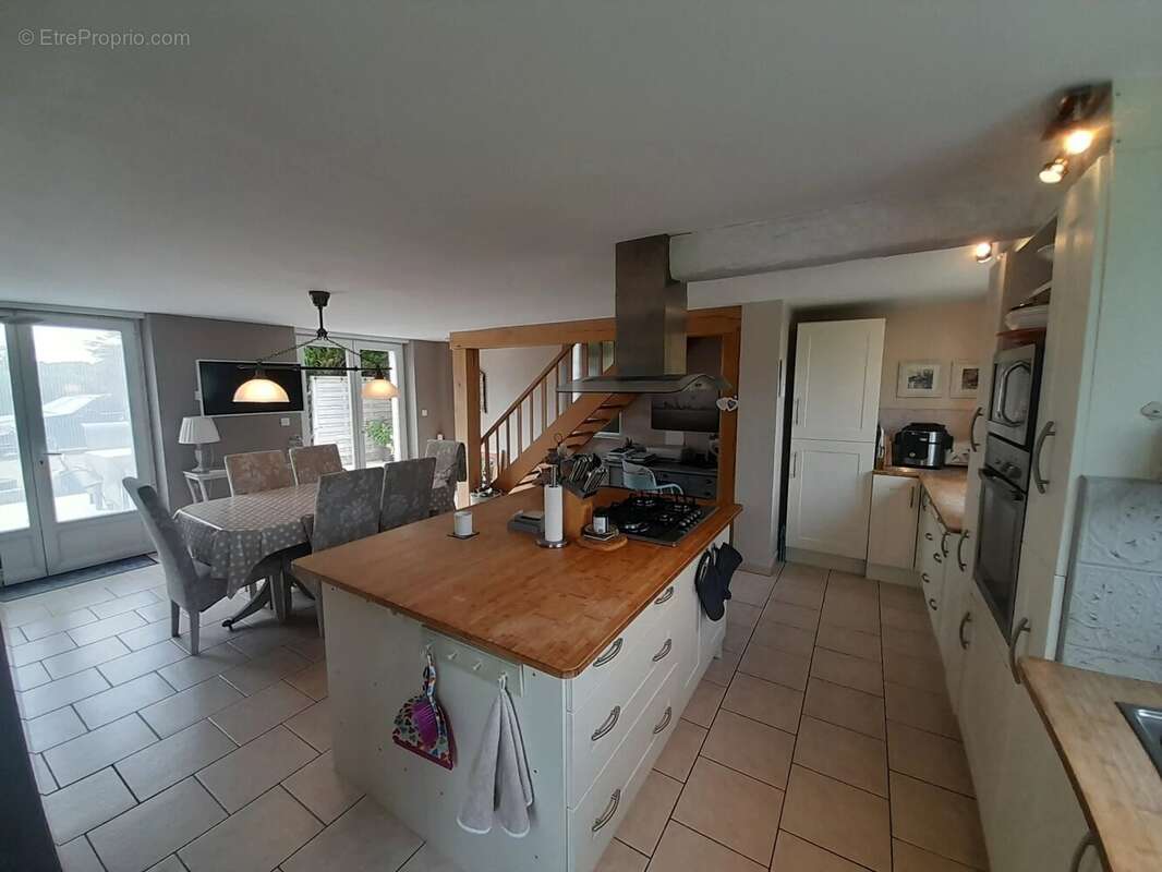 Maison à BUSSIERE-BADIL