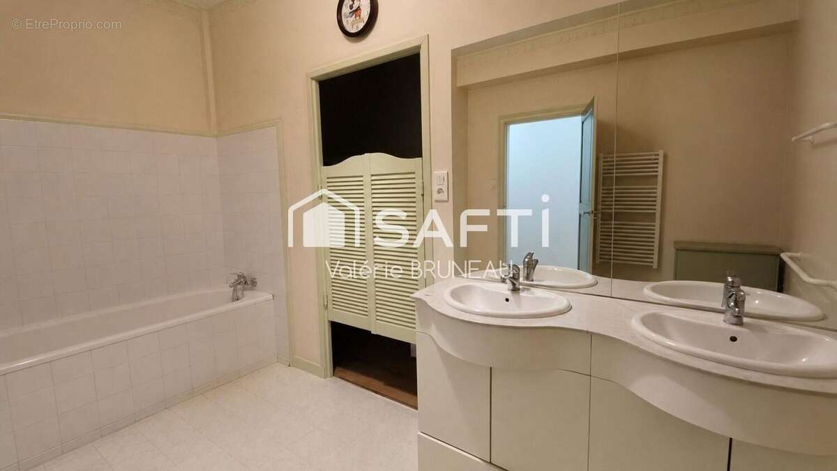 Maison 232 m² à Realmont  - photo 9