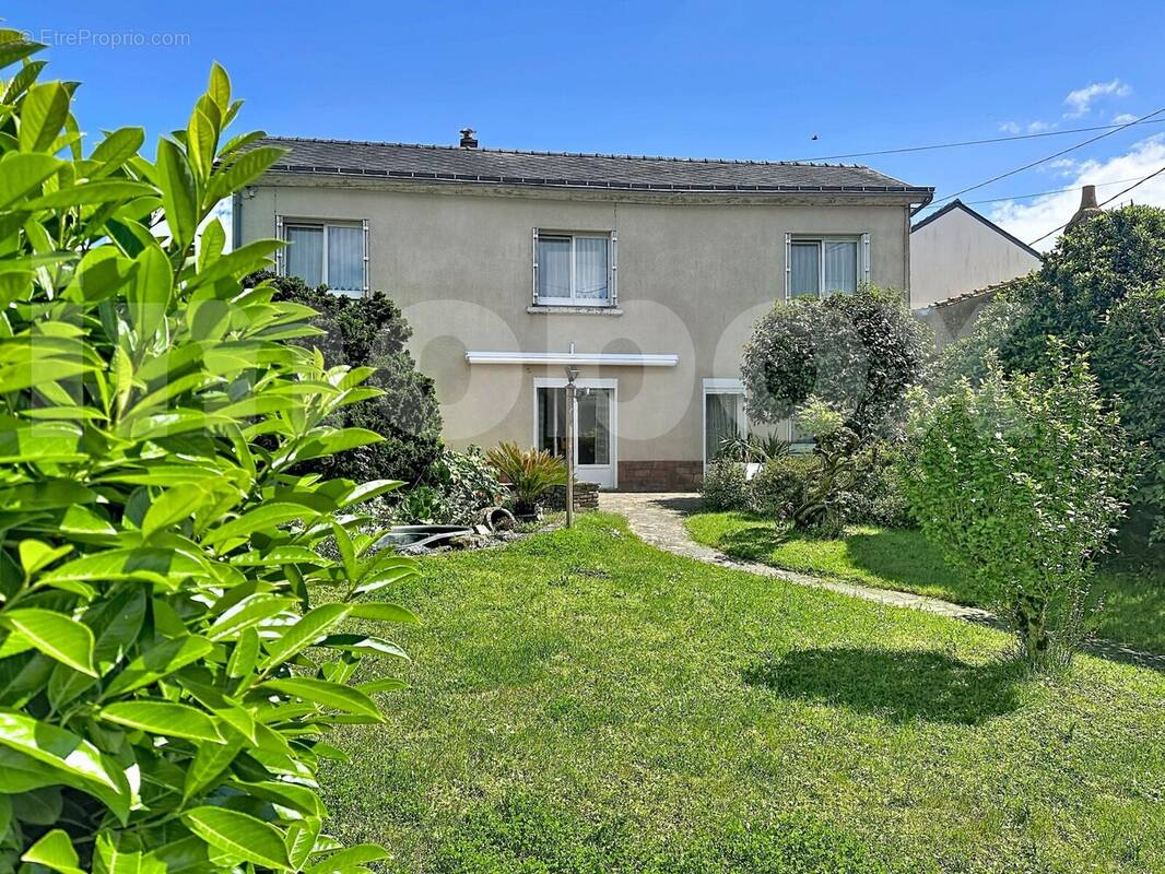 consorts-bertheau-couffe_00011 - Maison à COUFFE